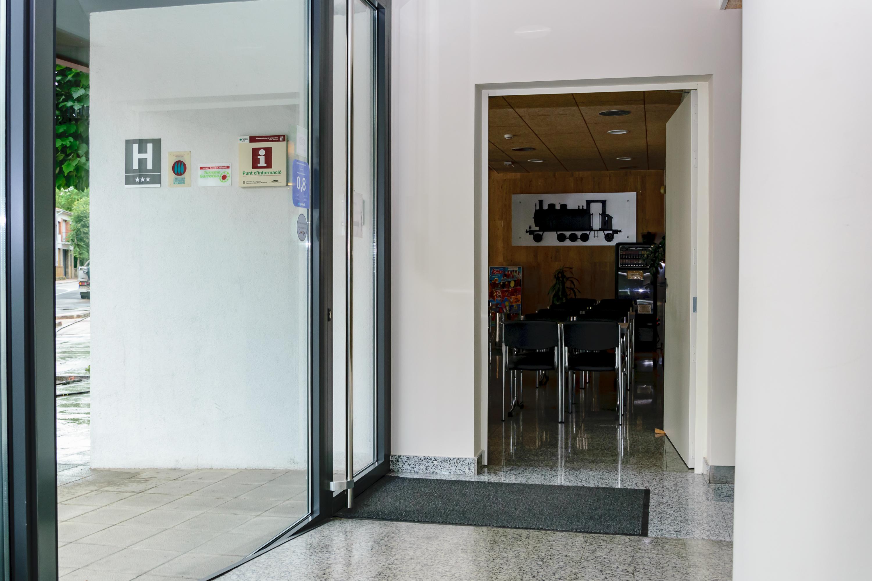 Hotel Estacio (Adults Only) Olot Εξωτερικό φωτογραφία