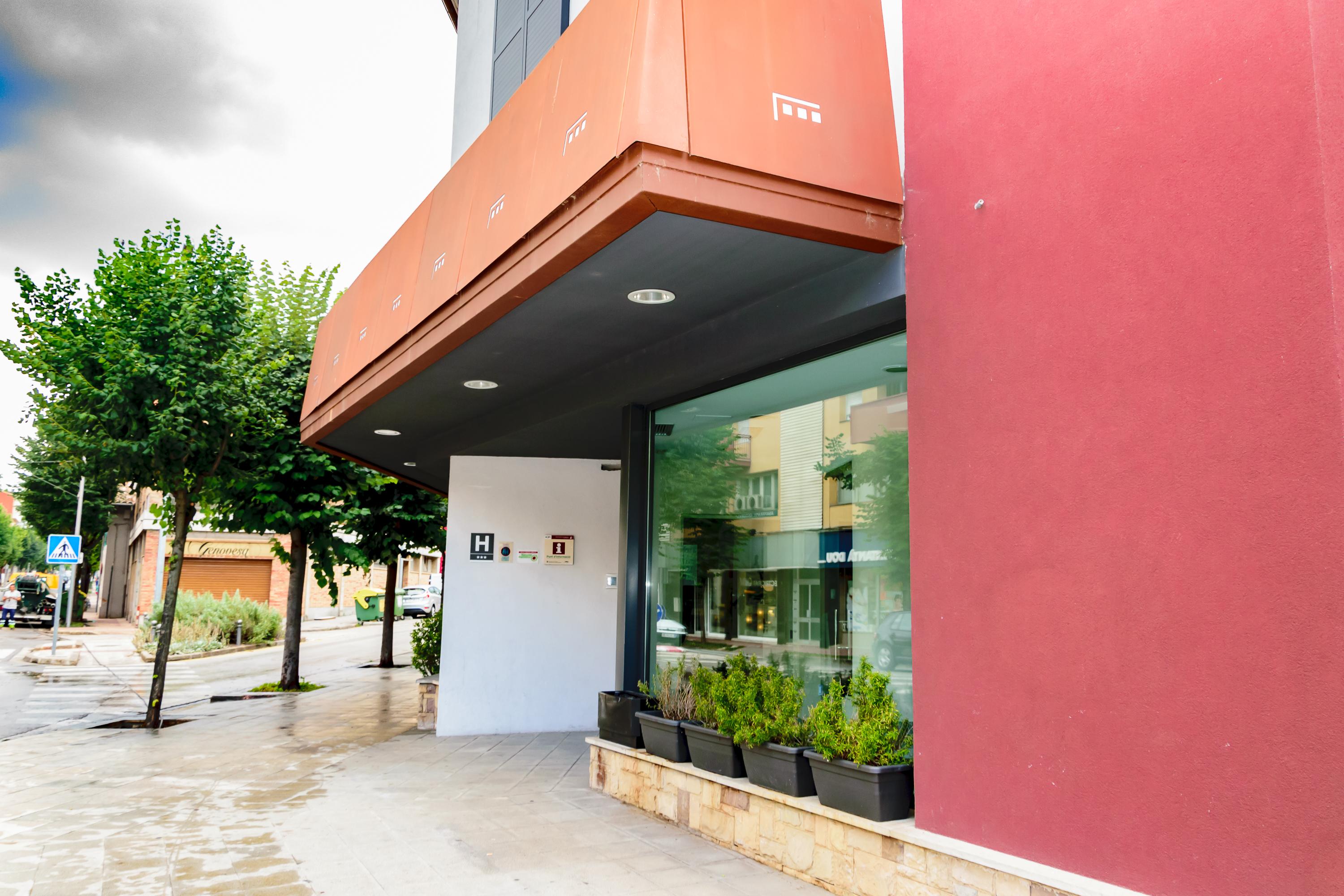 Hotel Estacio (Adults Only) Olot Εξωτερικό φωτογραφία